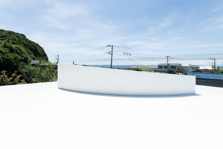 海を感じる屋上で広告やルックブック撮影も