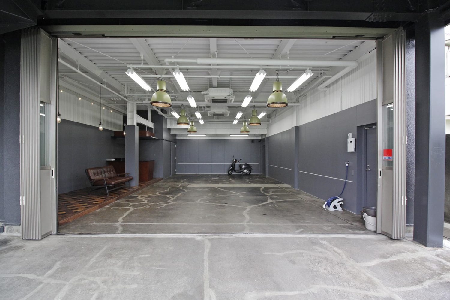 オプション:1F ガレージ(事前申し込み)