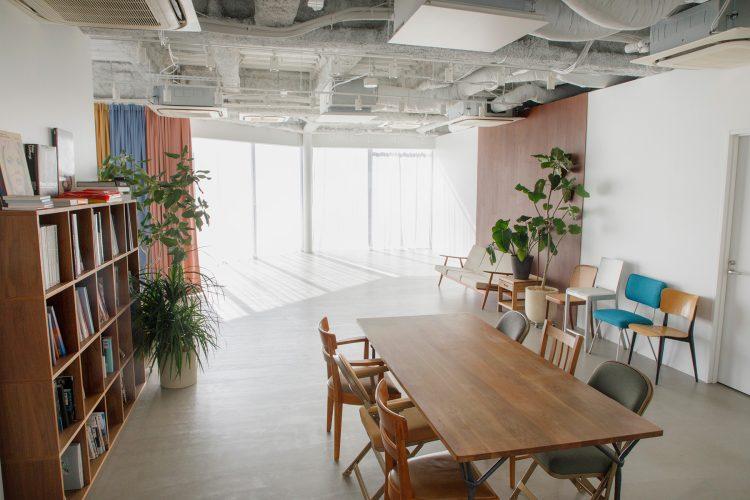 スタジオ入口側から