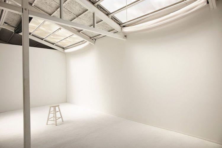 紗幕で光をコントロール