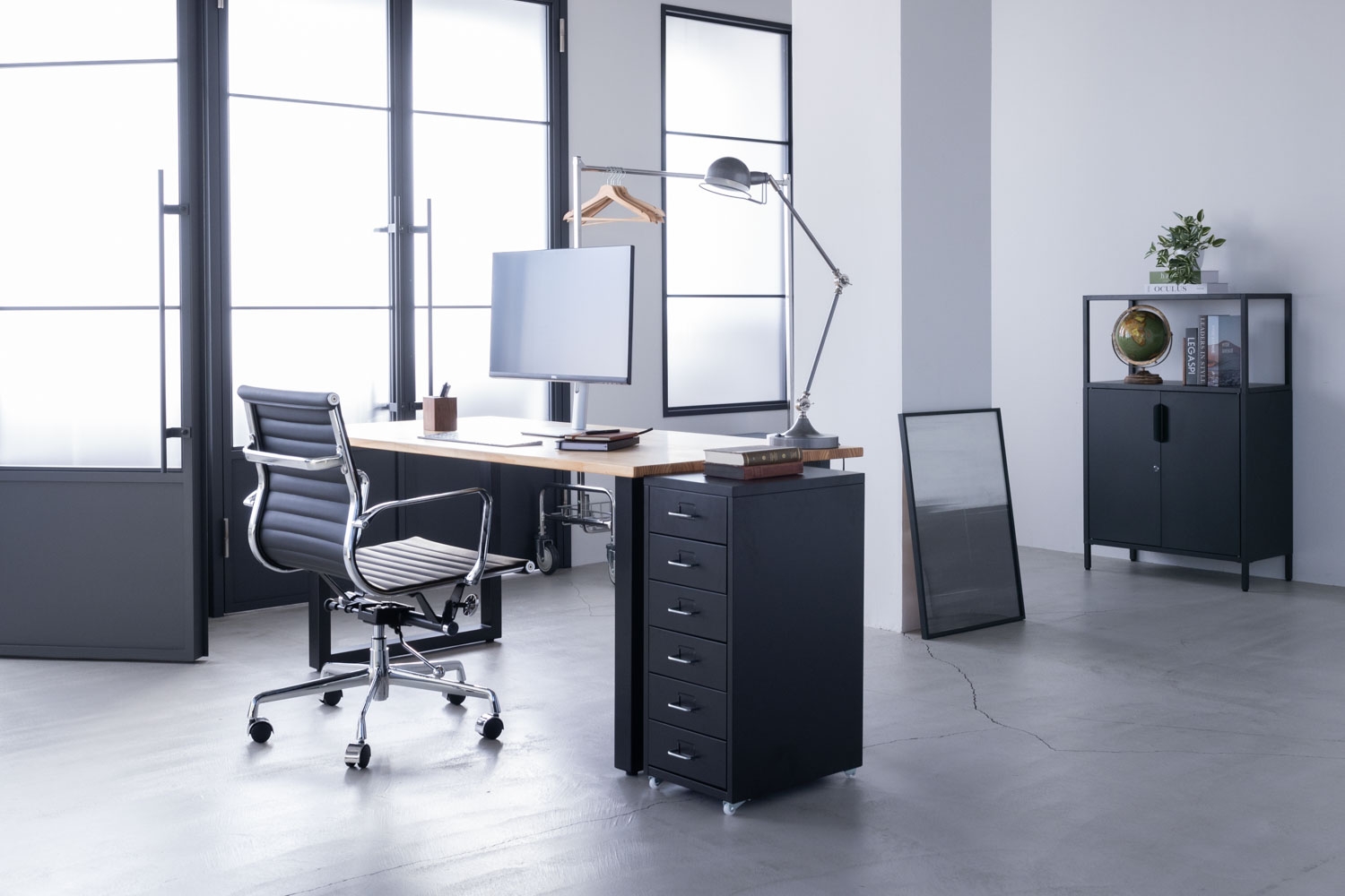 クールなオフィスシーン