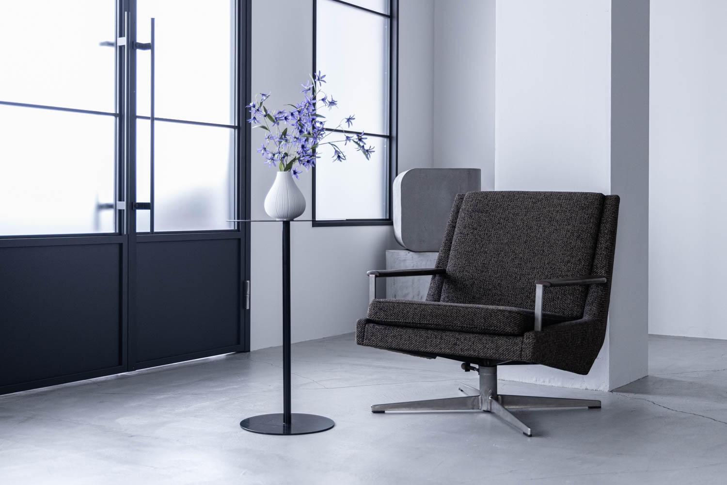 ミッドセンチュリーの一人掛けソファ