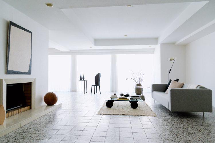 リビング / 床はタイル