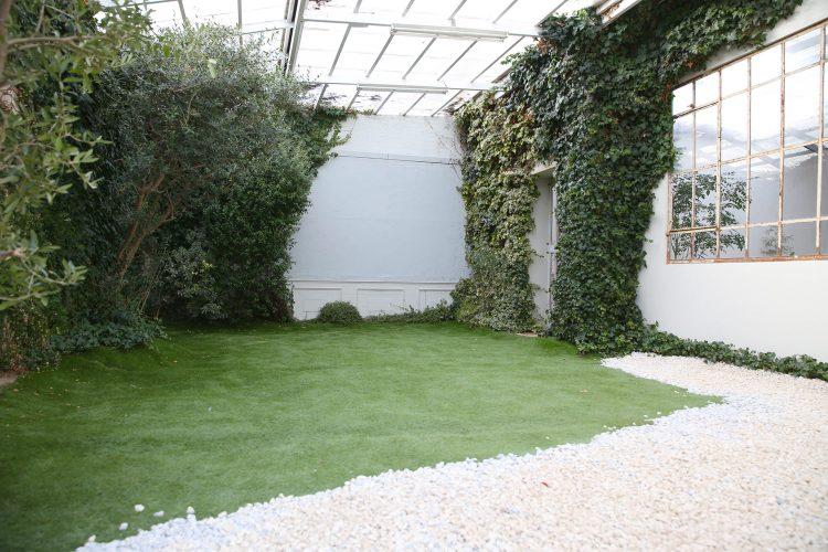 全天候型の庭 雨でも安心