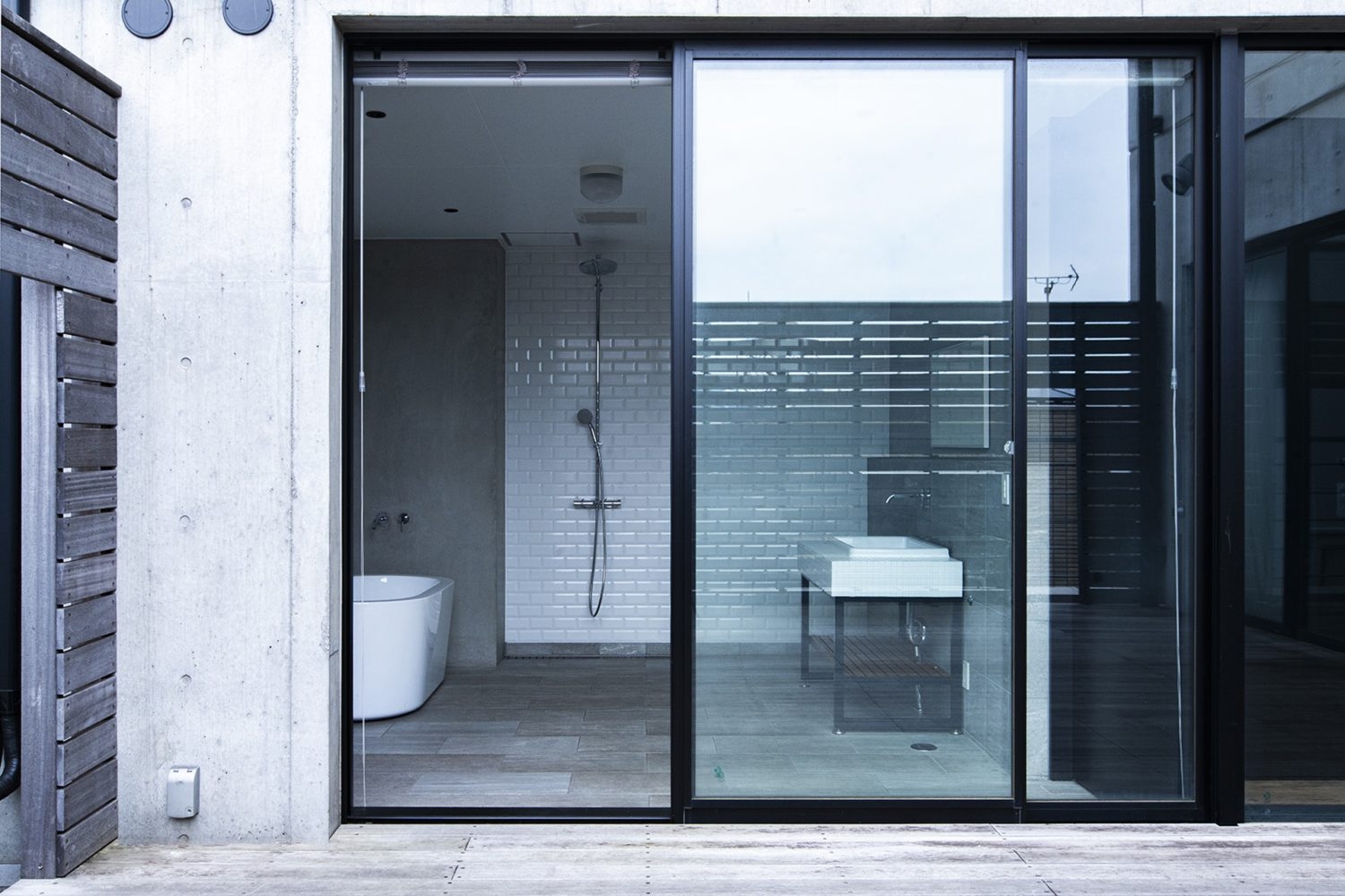 バルコニーエリアからライティングが可能