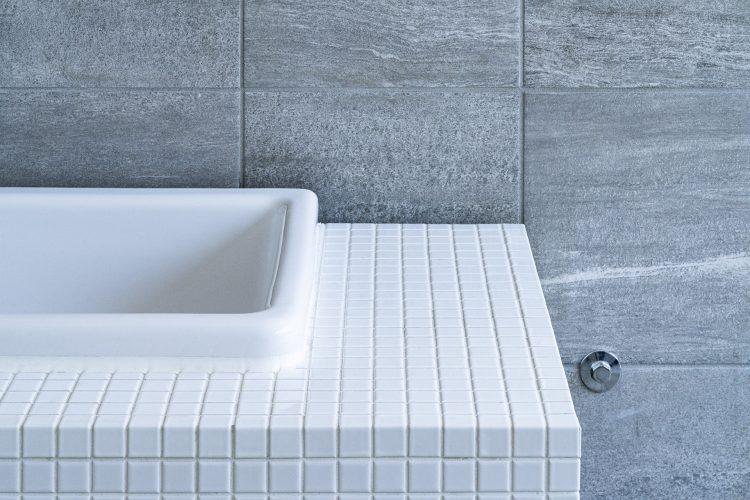 モザイクタイルの洗面台