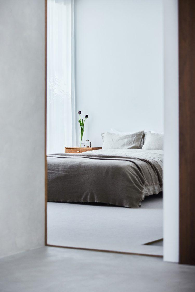 モルタルとやわらかい絨毯