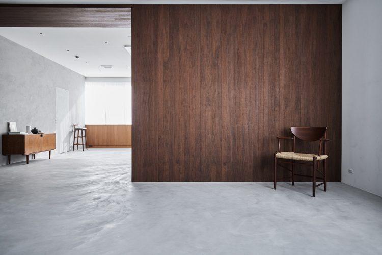 エレガントなウォルナット壁