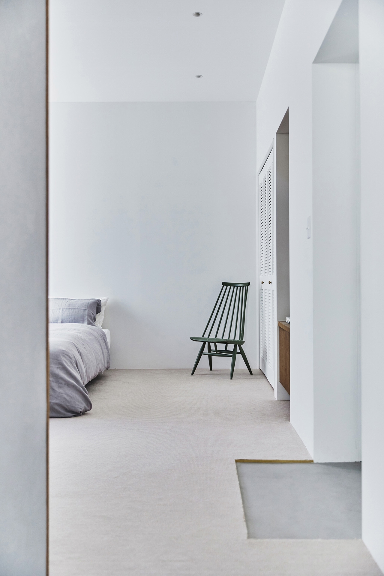 絨毯とヴィンテージチェア