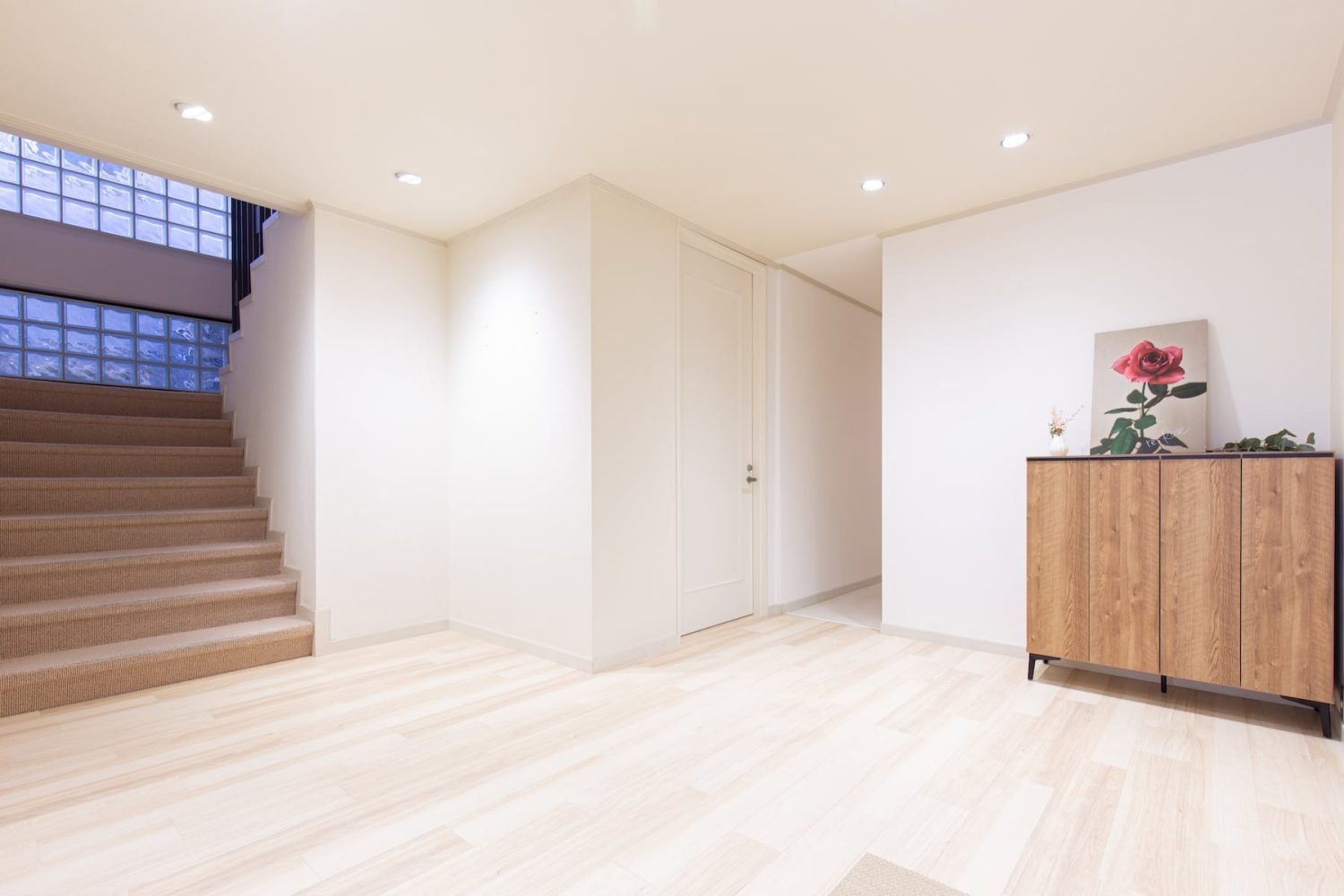 玄関も広く機材を逃がせる