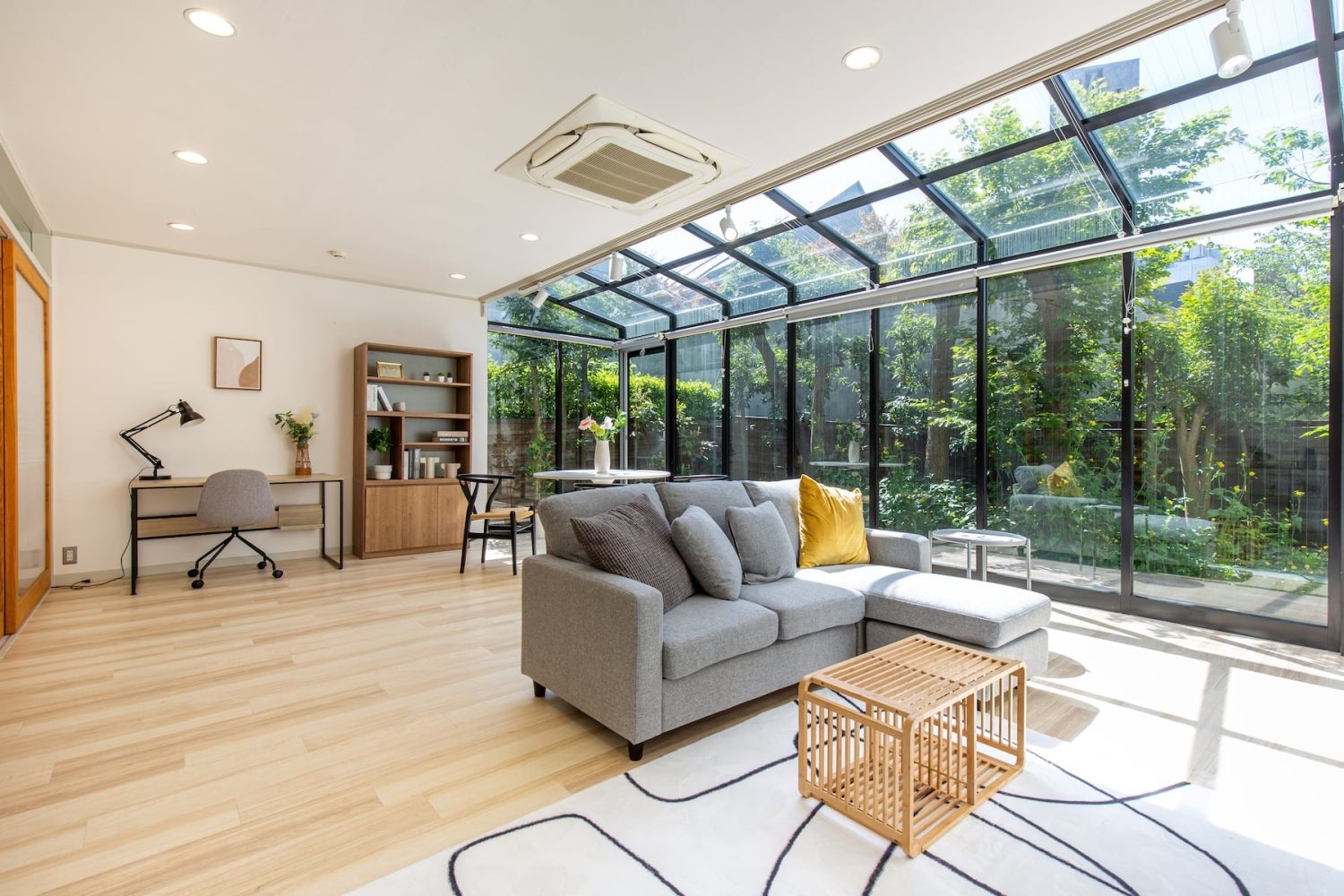 1Fリビングは自然光が豊富