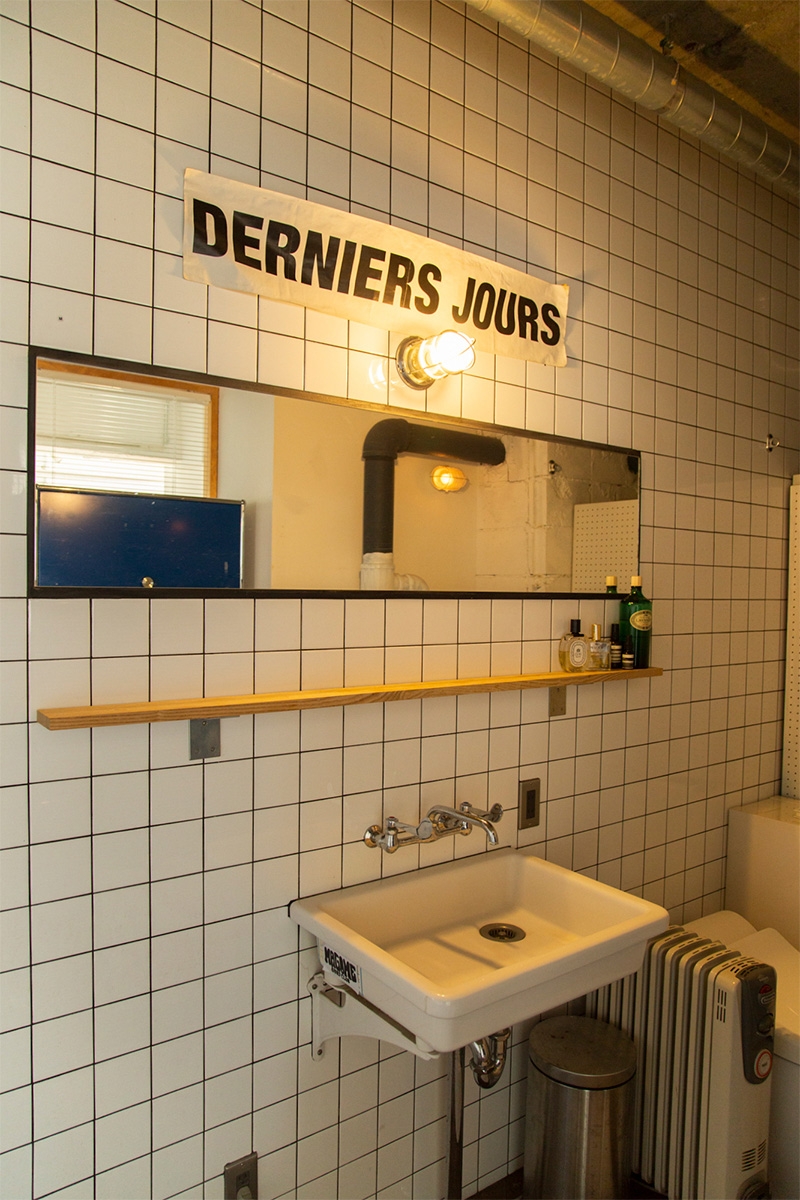 Toilet / Washbasin ①