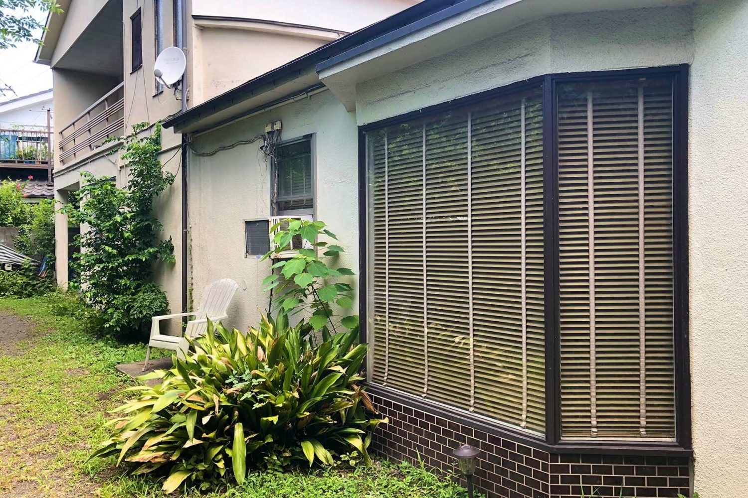 庭まわり / 出窓