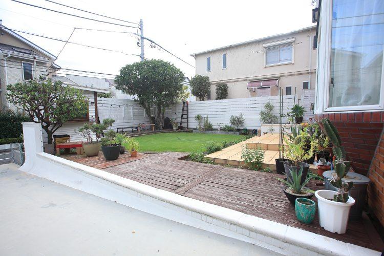 庭 / ウッドデッキ