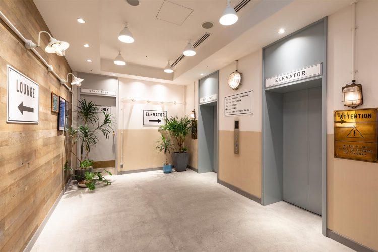 2F エレベーター前