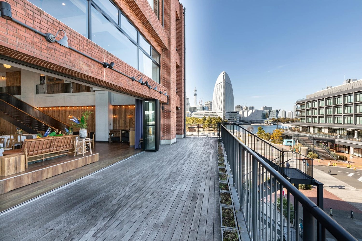 3F バルコニーは横浜のロケーションが魅力