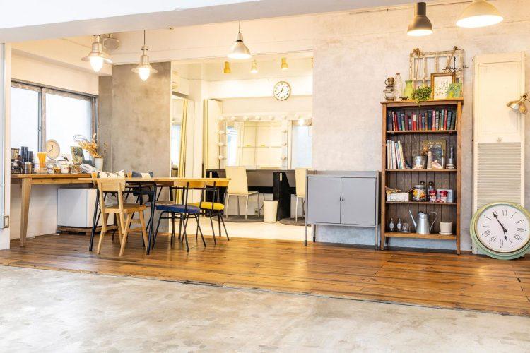 フローリングスペース家具あり