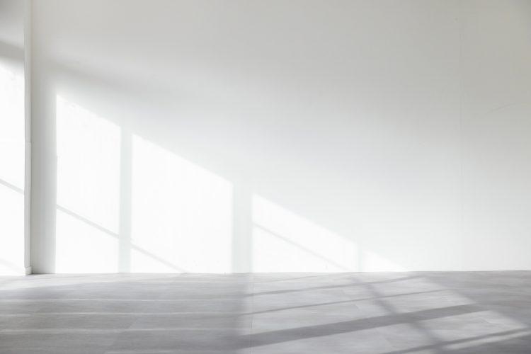 直射で撮れる白壁