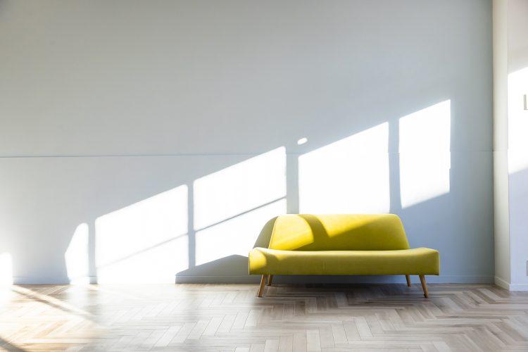 壁に差し込む直射