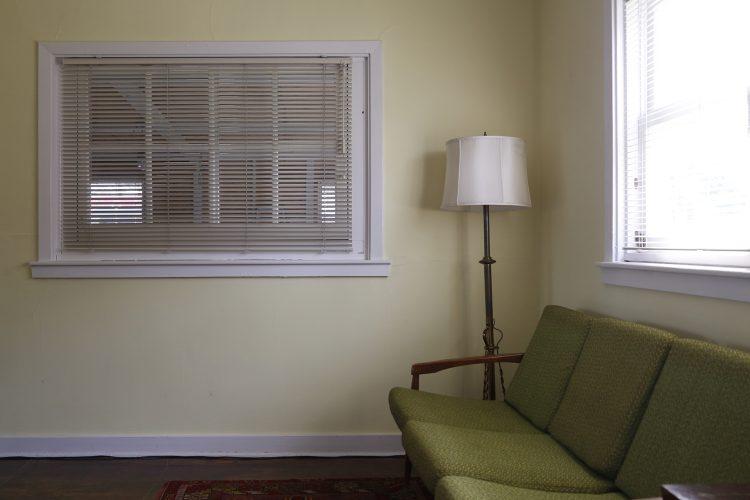 ブラインド フロアランプ メイクルームとしても