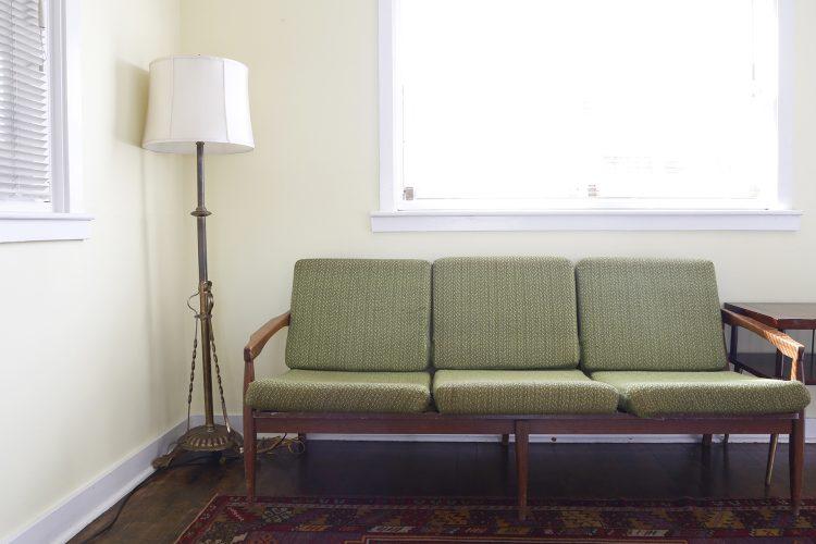 ヴィンテージスリーシーターとラグ