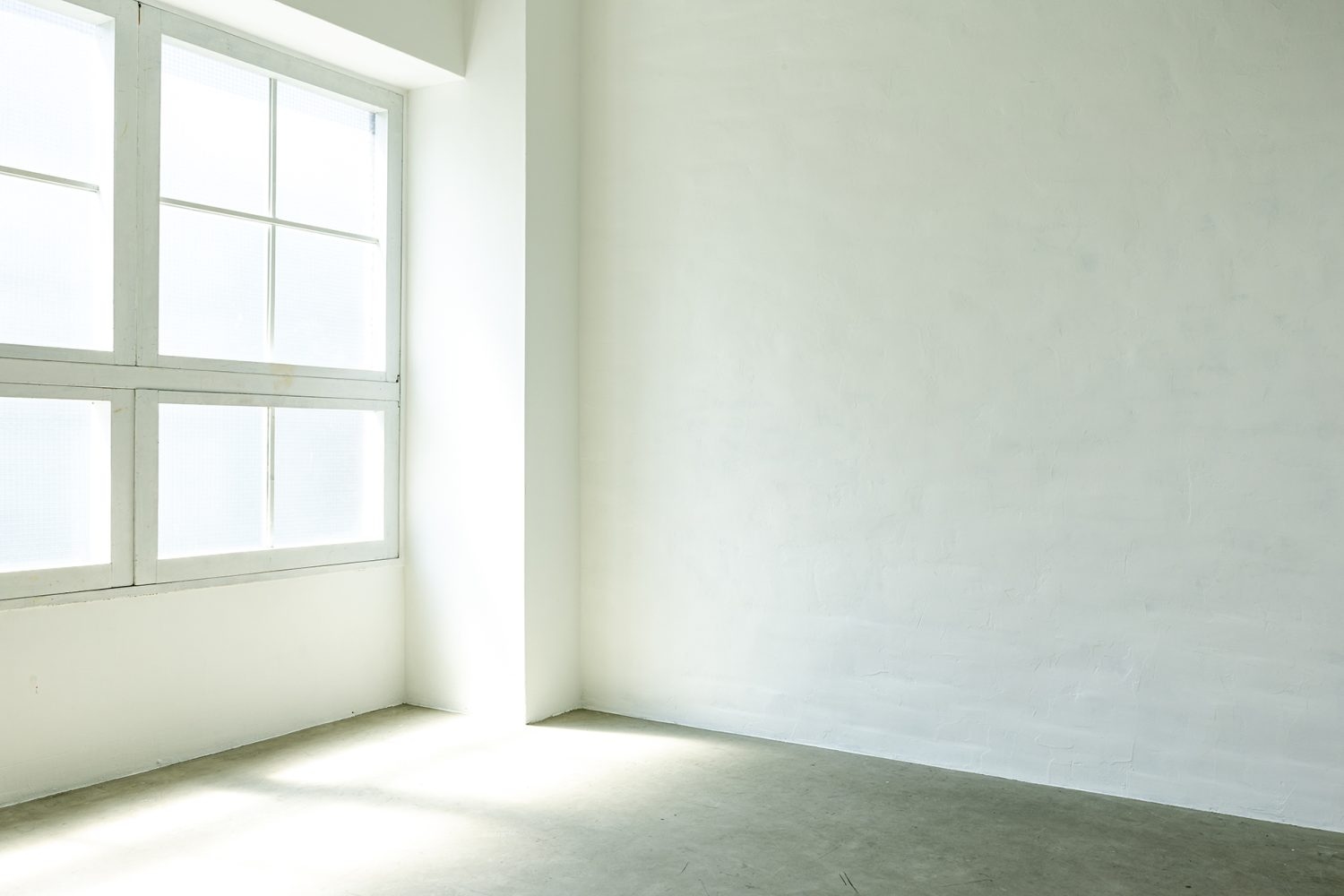 メインの白壁