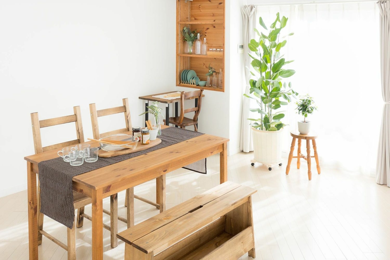 天然木材で揃えたダイニング