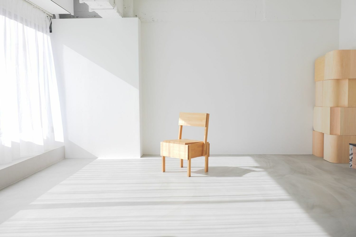 6F カーテンを閉めてやわらかな光にも