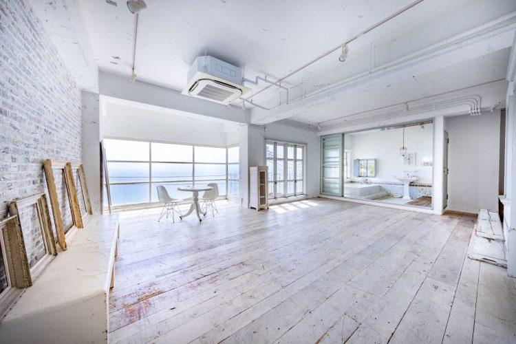 2F 白基調のホワイトルーム