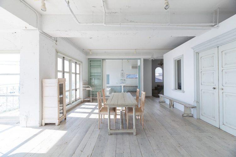 フロアごとに演出小道具多数