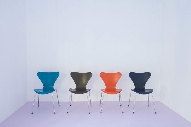 4色のセブンチェア