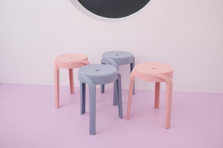 スタックできるスツール