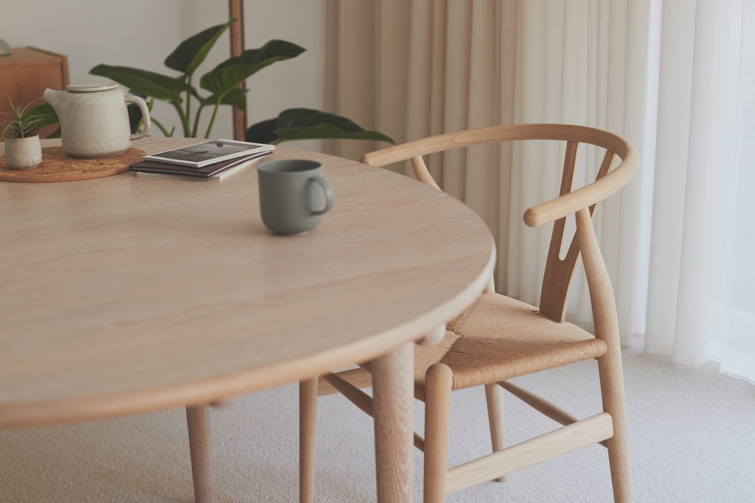 CARLHANSEN&SONのダイニングテーブルとYチェア