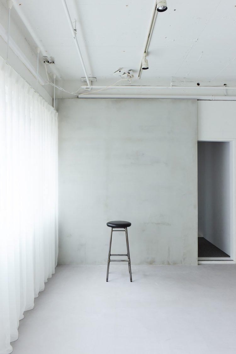 クールな印象のモルタル壁