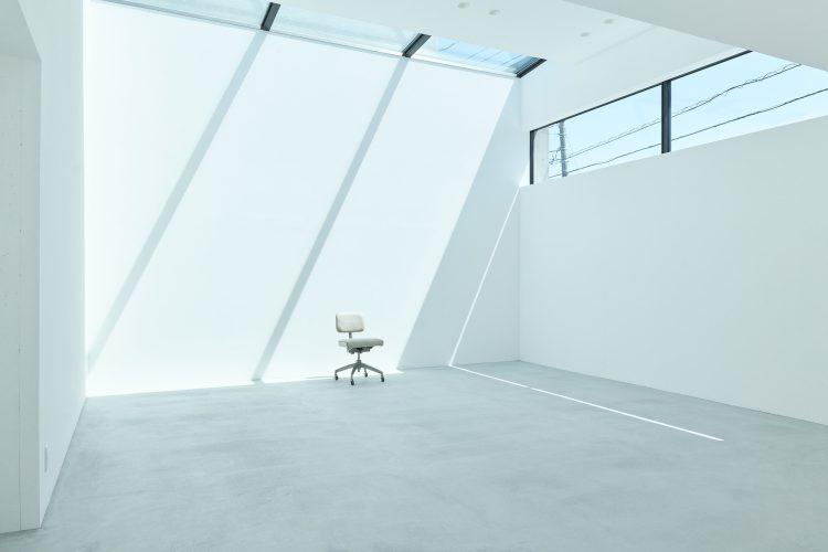 北側天窓と東側ハイサイドからの自然光