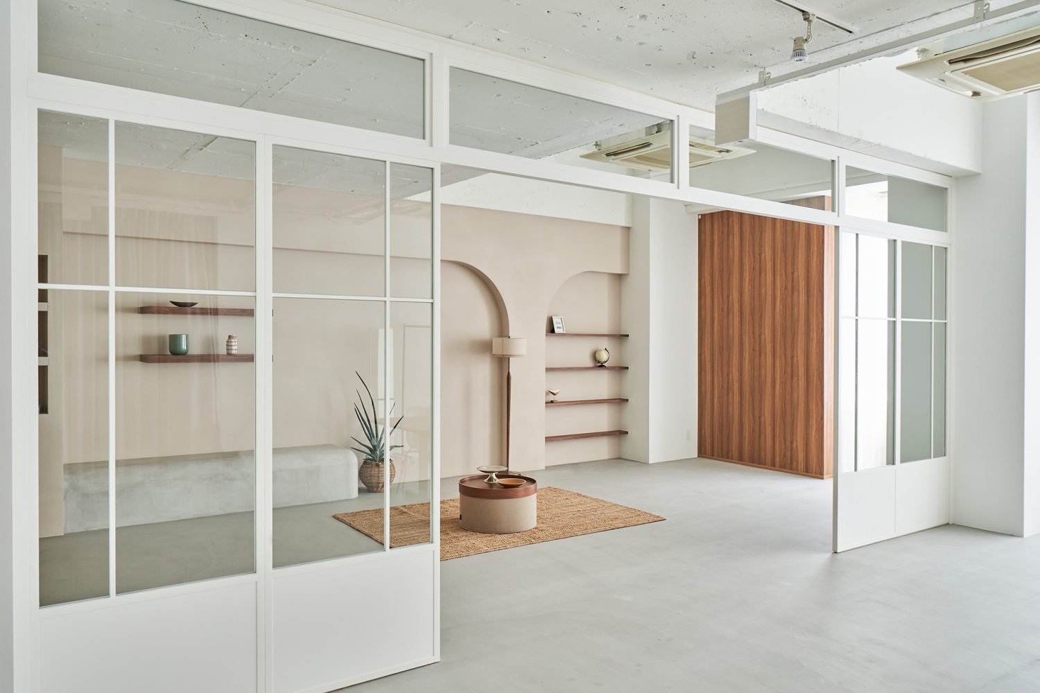 レイヤー感のあるホワイトフレーム