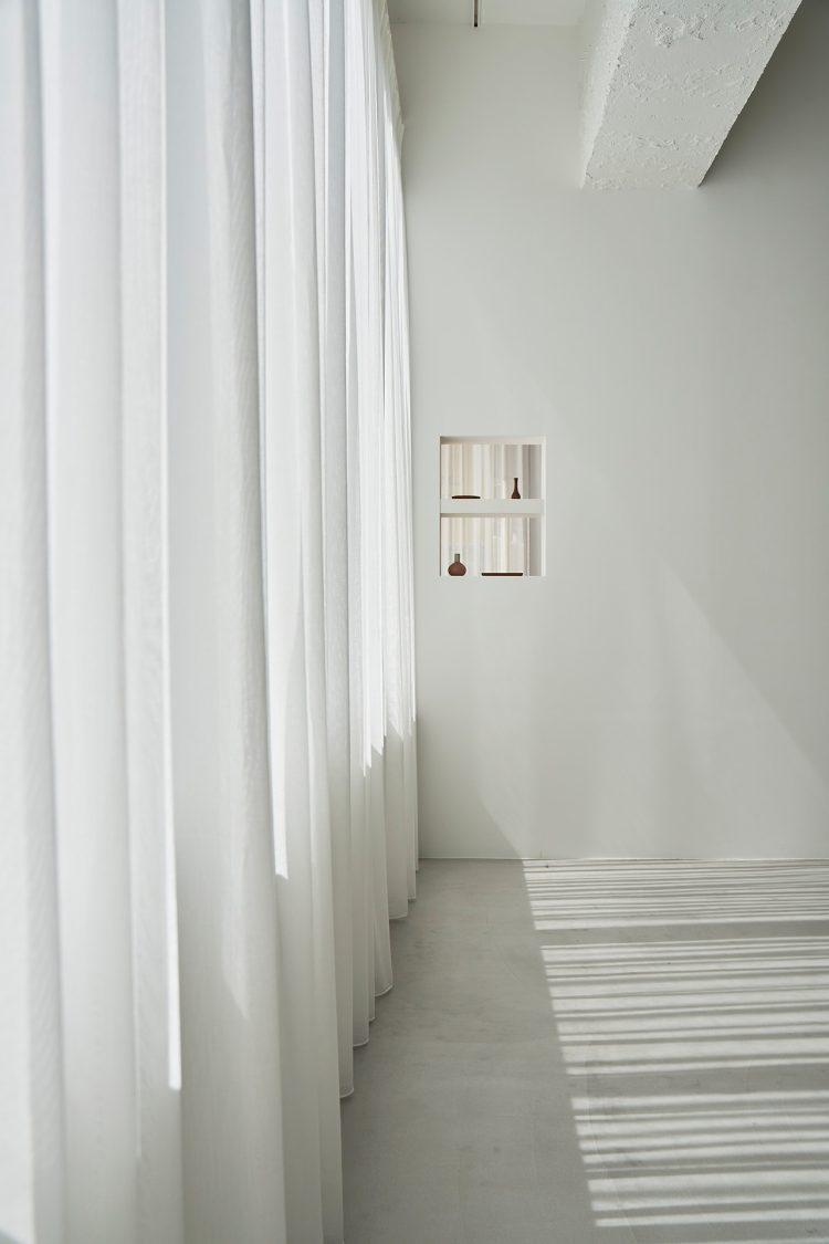 南向きの窓から入る自然光