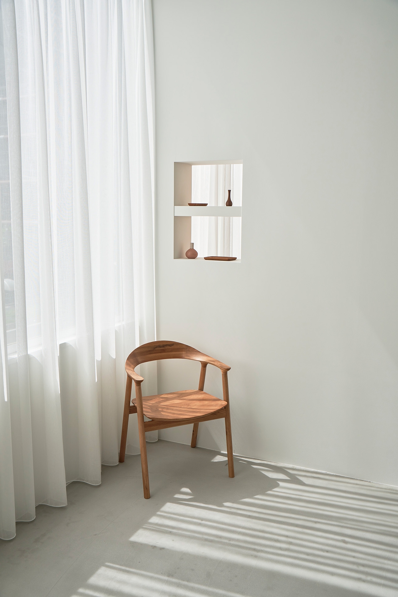 カーテンがつくりだす美しい影