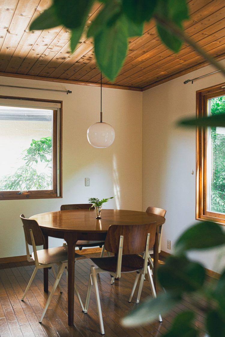 光が美しいダイニング