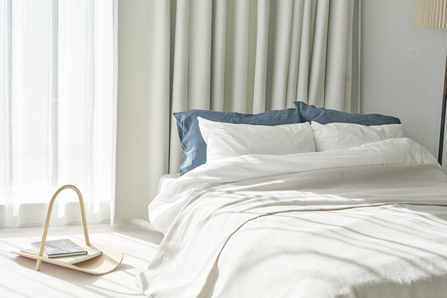 シンプルなベッド