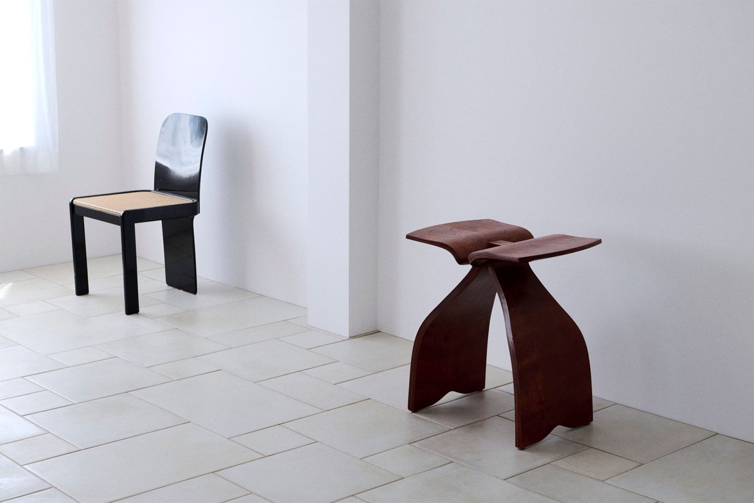 2F 椅子・スツールがファッション撮影にも活躍