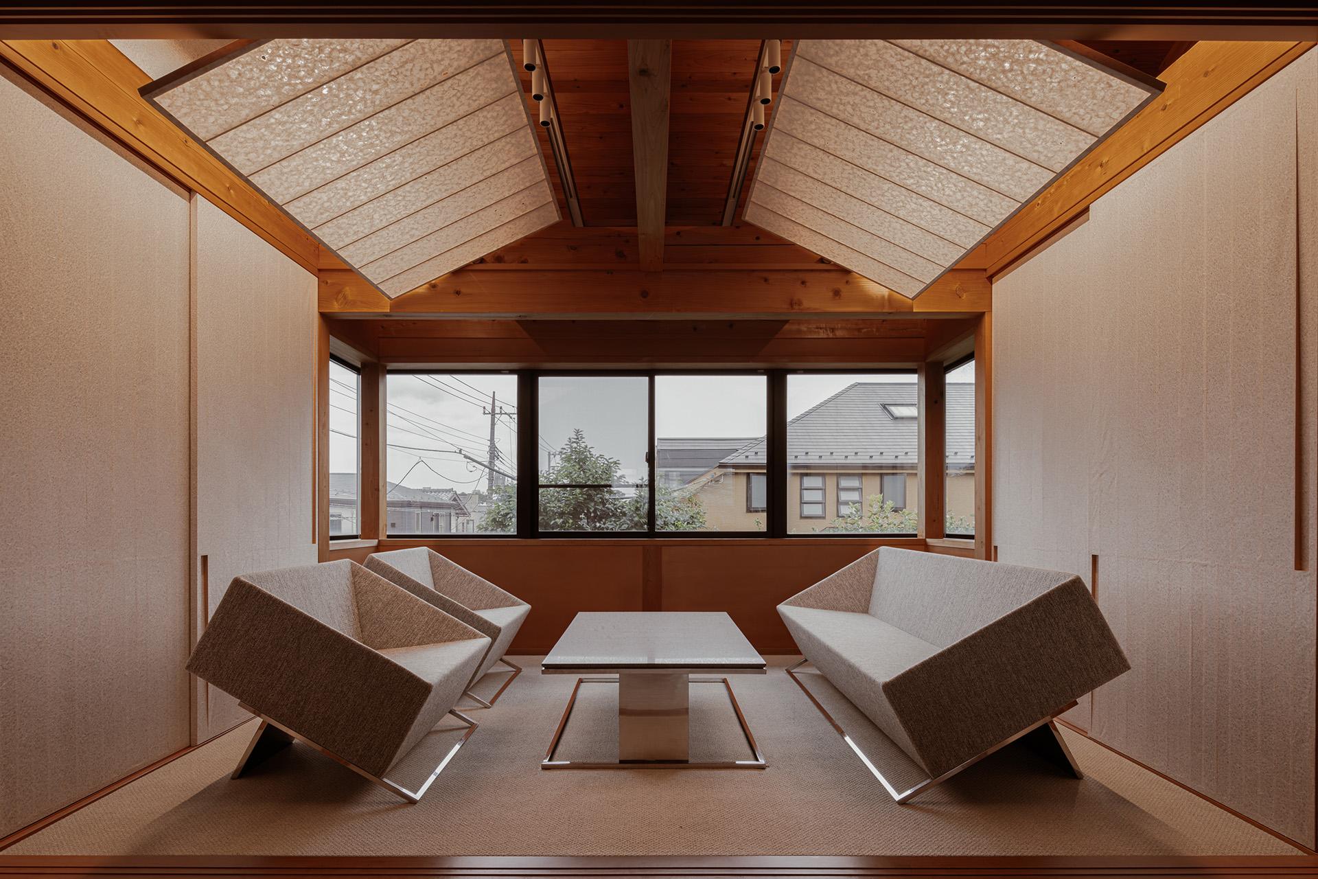 南側窓のサロン