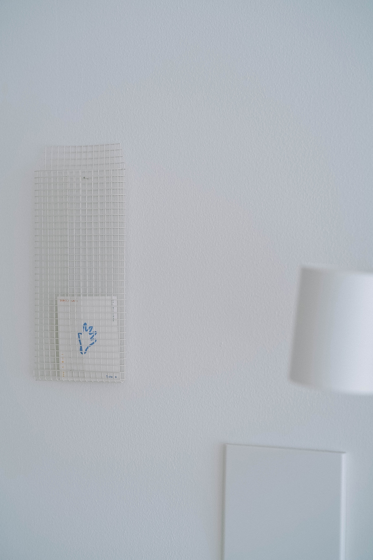 壁掛けのワイヤーポケット