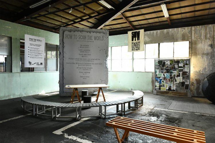 奥の展示室には大型作品が常設展示