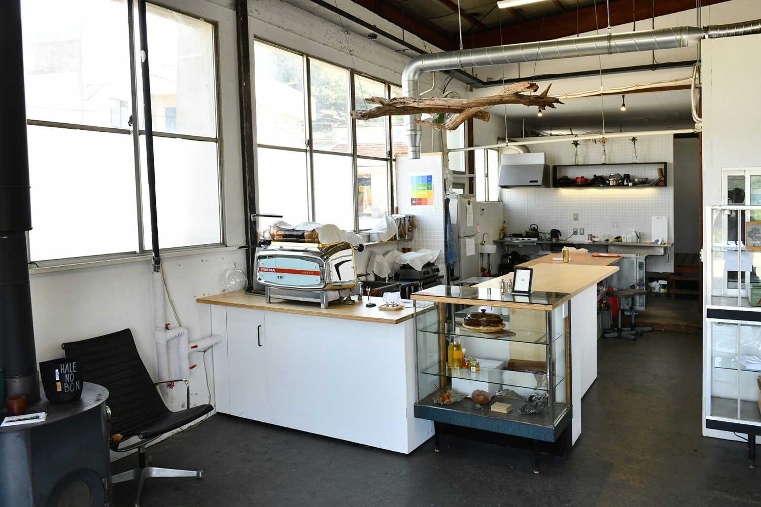 施設内カフェは撮影やケータリング対応も可能(要事前相談)