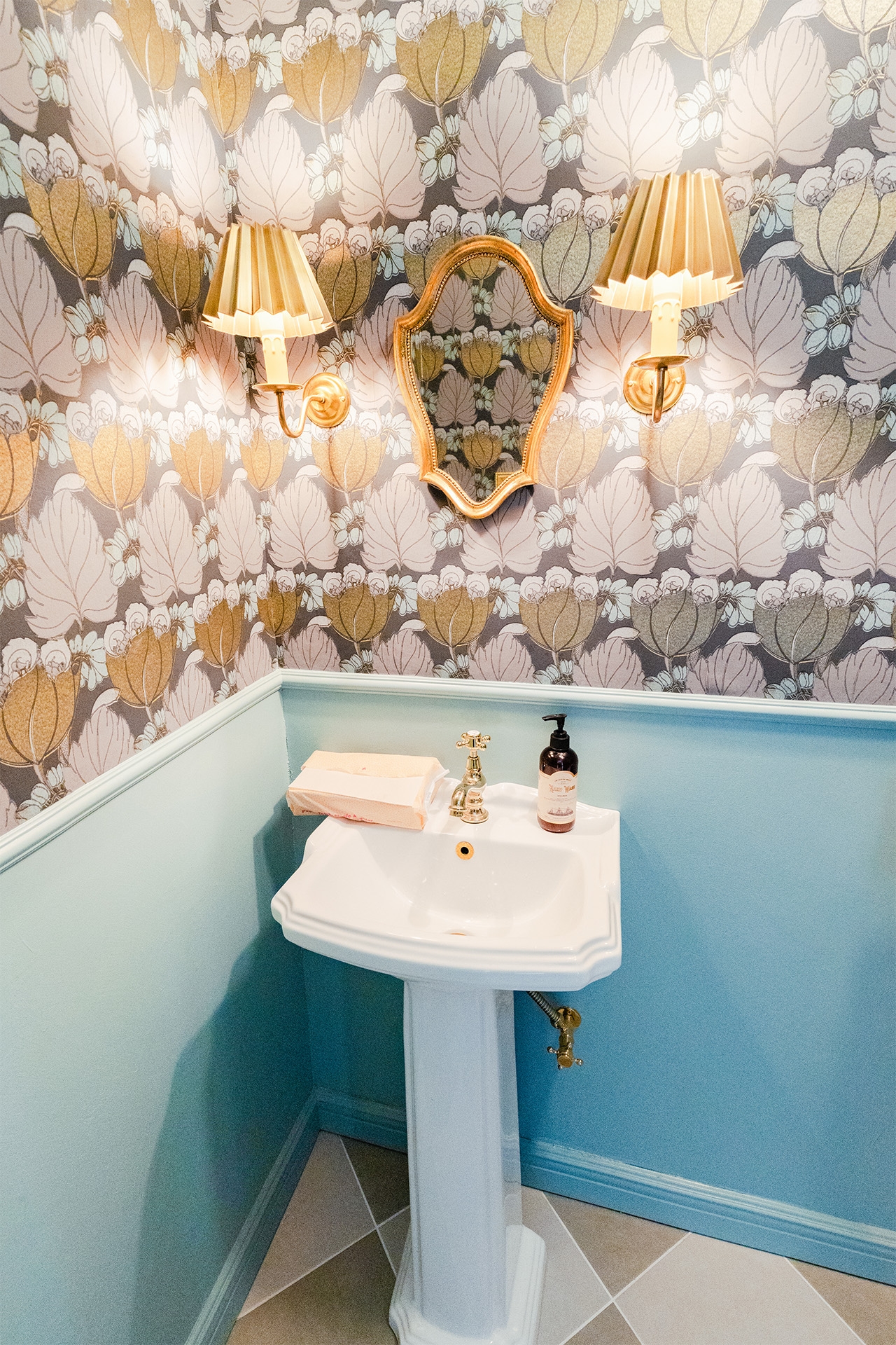 ラグジュアリーな洗面台