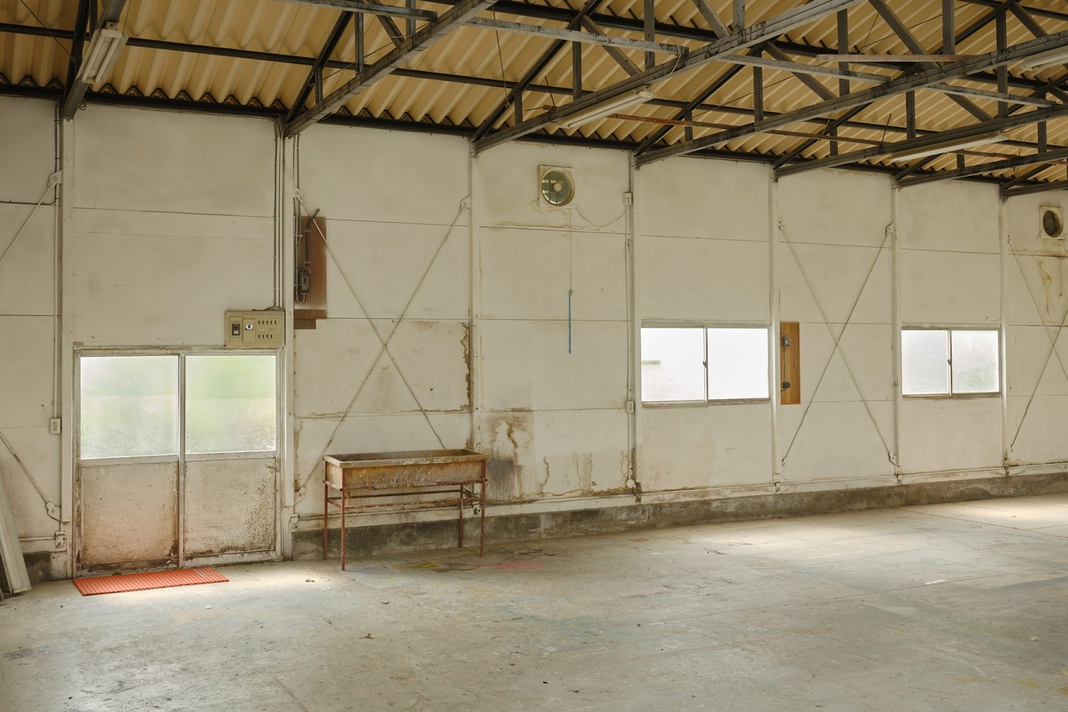 本格的なセット建て込みや深夜撮影も可能